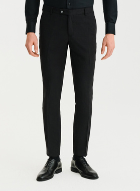 Czarny garnitur męski