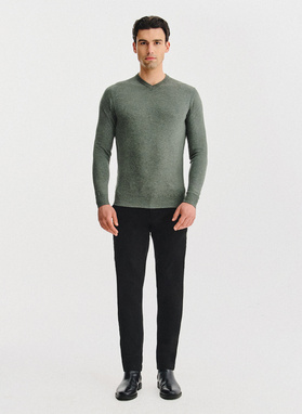 Zielony sweter męski v-neck