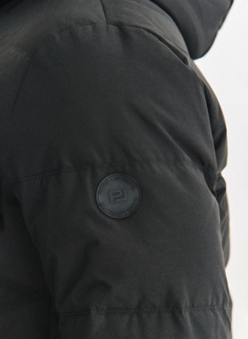 Czarna puchowa kurtka męska