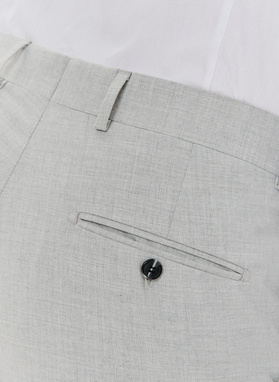 Spodnie garniturowe w kolorze jasnoszarym