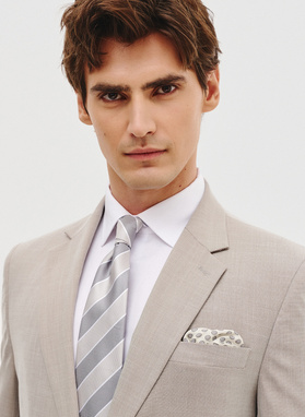 Gładki beżowy garnitur męski