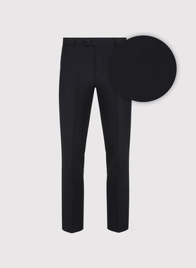 Dwuczęściowy czarny garnitur męski