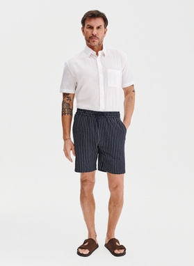 Granatowe spodenki męskie w prążek z lnem