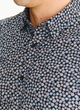 Czarna koszula w drobny wzór