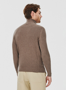 Męski golf w kolorze brązowym