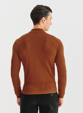 Półgolf męski w rudym kolorze