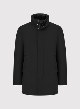 Czarna kurtka z odpinanym kołnierzem