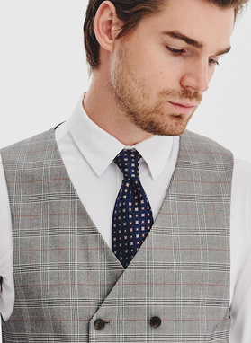 Szara dwurzędowa kamizelka męska w kratę