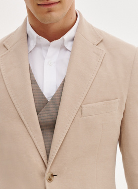 Dzianinowa marynarka w kolorze beżowym