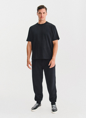 Czarny t-shirt oversize