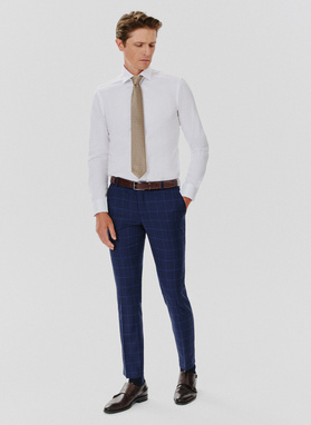 Dwuczęściowy granatowy garnitur męski w niebieską kratę