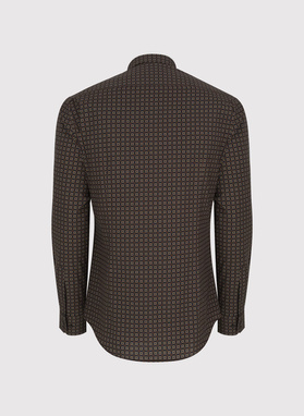 Brązowa koszula we wzór