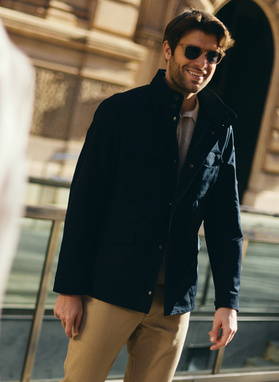 Wiosenna kurtka w kolorze granatowym