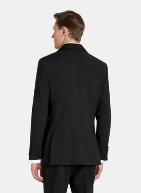 Smokingowa marynarka z poszerzonymi klapami szalowymi