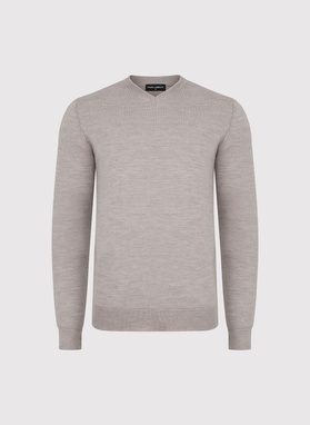 Wełniany sweter w kolorze beżowym