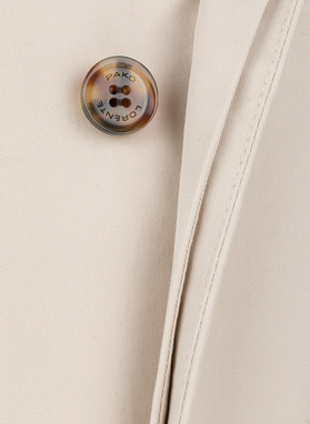 Beżowy wiosenny płaszcz męski