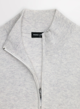 Jasnoszary rozpinany sweter z kieszeniami