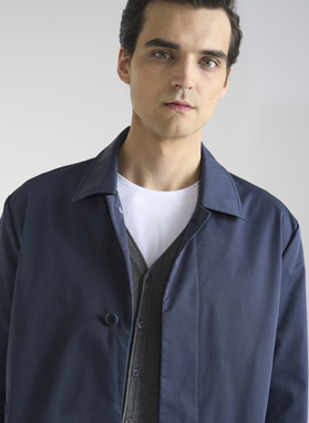 Granatowy wiosenny płaszcz męski