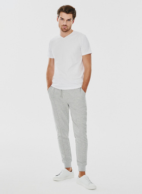 Biały gładki t-shirt v-neck