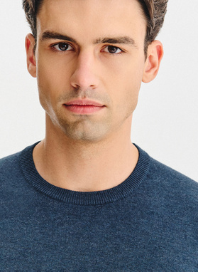 Ciemnoniebieski sweter męski