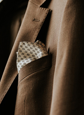 Biała poszetka z jedwabiu