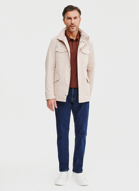 Wiosenna kurtka w kolorze beżowym