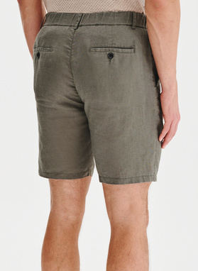 Lniane szorty męskie w kolorze zielonym