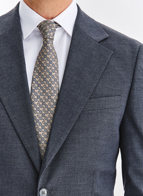 Granatowy garnitur męski