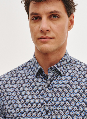 Koszula męska w niebieskie kwiaty