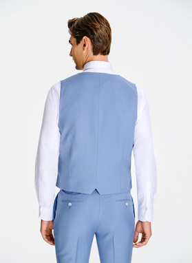 Niebieski wełniany garnitur męski