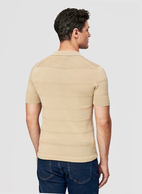 Beżowe polo swetrowe